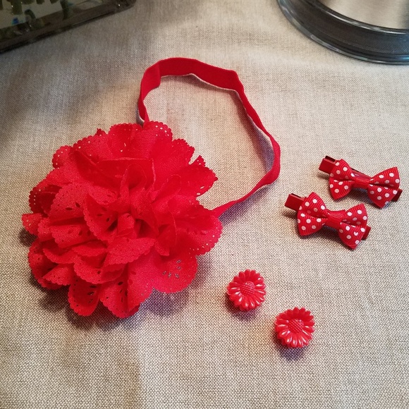 Other - NWT Headband/Hair Clip Set